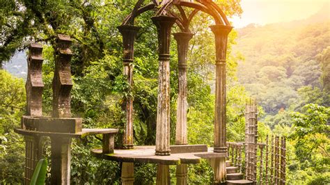  El Jardín Encantado: Una Visión Surrealista de la Naturaleza en el Arte Romano Británico